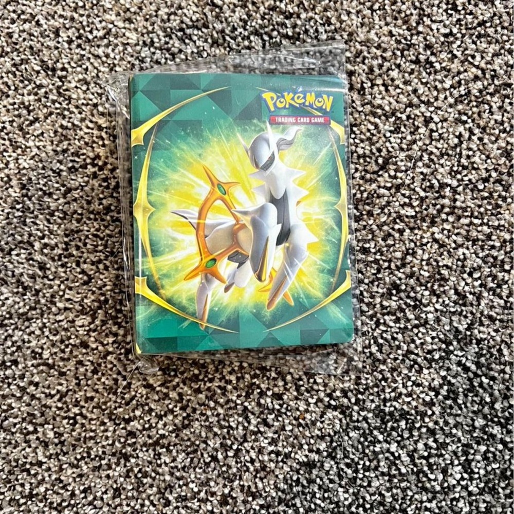 Official Pokémon TCG Brilliant Stars Arceus 60 Card Mini Binder Portfolio